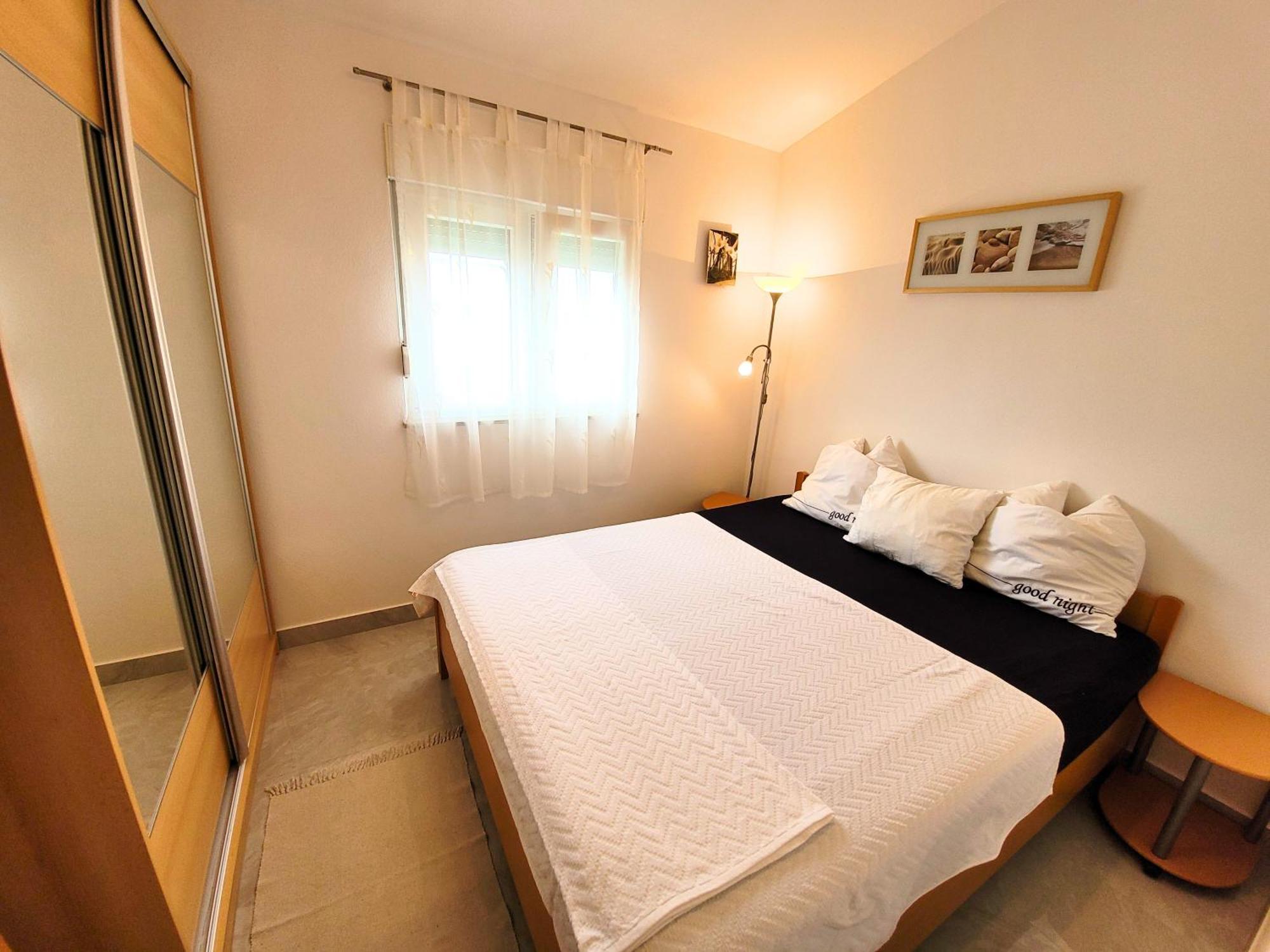 Jelena Apartma Vir